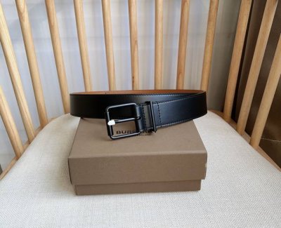 新款 Burberry 巴宝莉专柜同步上新 意大利精制腰带 选用光滑小牛皮面料打造 搭配镀钯金针扣 宽:3.5Cm 精致优雅简单大方
