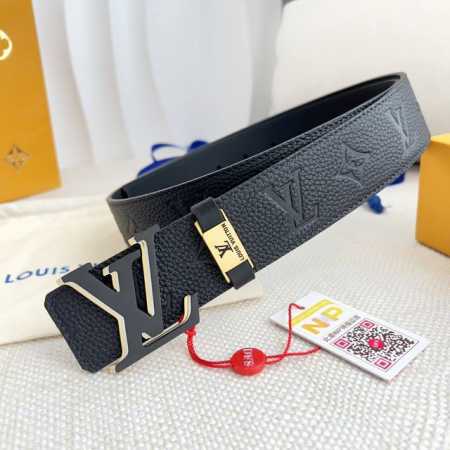 品名： Lv..路易..威登腰带皮带原单 型号：挂扣，经典纯钢材质面字母挂扣，头层牛皮，图片实物拍摄 材料：头层牛皮，挂扣系列，纯钢材质扣头，钯镀电镀工艺永不掉 - 点击图像关闭