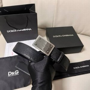 特 Dg，宽4.0Cm Dolce&Gabbana 新款男士鸵鸟纹腰带，搭配全新镀钌 Dg 交叉造型徽标搭扣