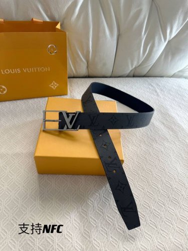 特 Lv 精品针扣系列 进口原厂皮 精品五金 适用于多种搭配跟场合 。宽度3.5Cm 皮质柔软舒适 内置Nfc芯片