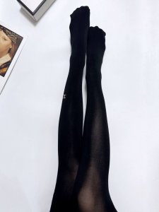 配包装 DDD 一盒一双 DDD Chanel 香奈儿 爆款双C 字母 丝袜 好看到爆炸 欧美大牌丝袜 连裤袜 潮人必不能少的专柜代购品质 袜子 ，搭配起来超高