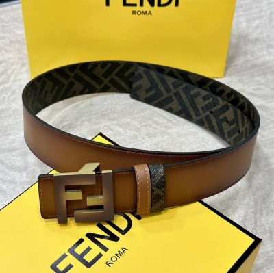 特 Fendi 芬迪 专柜同款 宽4.0Cm 双环正反用腰带 Ff按钉搭扣 双色cuoio Romano皮革材质 反面面料带有烟草黄和黑色ff图案 黑色珐琅金属