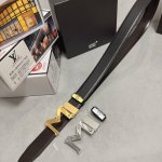 品名：万宝龙 Montblanc 原单 材质：原单牛皮腰带 百分百头层牛皮腰带保证真皮，24K纯钢扣，专柜原单品质、做工精细，时尚大牌，送人自用首选 包装： 请