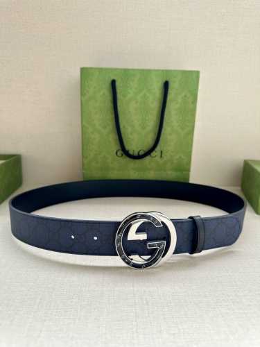 Gucci 腰带宽度3.8Cm 每一季，品牌典藏设计中的标志性元素都会吐故纳新，为经典注入新意。Guccio Gucci字母交织图案巧妙融入纹理和材质，以印花压