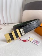 品名： 爱玛仕.Hermes腰带 皮带 原单 型号：挂扣，经典纯钢材质扣头，双面头层牛皮，图片实物拍摄 材料：双面头层牛皮，挂扣系列，纯钢材质扣头，钯镀电镀工艺