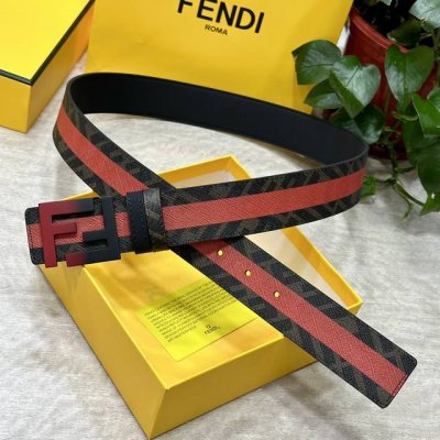 特 片装1 Fendi 芬迪 专柜同款 宽4.0Cm 双环正反用腰带 Ff按钉搭扣 黑色cuoio Romano皮革材质 反面面料带有烟草黄和黑色ff图案 四方