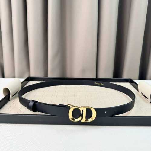 Dior 24早春新款 C D搭扣黄铜腰带扣，小牛皮腰带 经典永存 2.0Cm