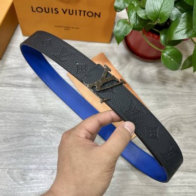 Lv.路易威登 宽40Mm双面原版小牛皮 搭配单钌钯电镀扣 完美的手感.油边 出众的设计.风格 高贵奢华 时尚大方 高清实拍 货真价实 品质保证 双面用