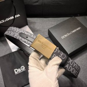 特 杜嘉班纳 宽3.5Cm 新款 压花小午皮简约百搭腰带，Dolce&Gabbana Milano 标牌装饰别具一格