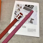 H 爱马仕女款 & Swift掌纹小牛皮和epsom小牛皮双面头层皮腰带。搭配专柜品质皮带扣原版法国制造。宽度：24毫米