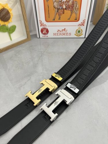 品名 爱马仕.Herm S 自动带 材质 原单牛皮腰带 百分百头层牛皮腰带保证真皮 24K纯钢扣 专柜原单品质 做工精细 时尚大牌 送人自用首选 包装 请认准如