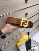 新款 Fd 宽35 Mm 支持Nfc 芯片扫描，标志造型皮带，原版亮面间纹F铆钉扣，进口原版 黑色小牛皮配原版老花制成，镀金表面金属制品，品质保证，非市场通货！