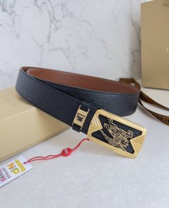 品名：巴宝莉.Burberry腰带 皮带 原单 型号：挂扣，经典纯钢材质挂扣，实物拍摄，头层牛皮 材料：百分百头层牛皮，保证真皮。双面可用专柜同等质量，双面头层