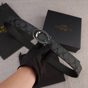 单扣 双扣140宽度3.8Cm Coach 蔻驰 爆款印花 采用顶级进口双面头层牛皮，手感细腻、配经典板扣。商务又时尚 、品质保证！带身可裁剪