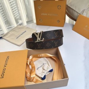 Lv.路易威登 全套包装 宽度 40Mm宽度 正品一体铸造五金钢扣 原厂皮料 双面原厂定制进口面料 可送礼自用不错选择