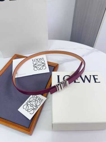 特 Loewe 罗意威专柜最新同款腰带 选用光滑牛皮革窄款腰带 配有Anagram Pebble针扣 卓越的工艺 个性的造型 精美的材质 宽 15Mm