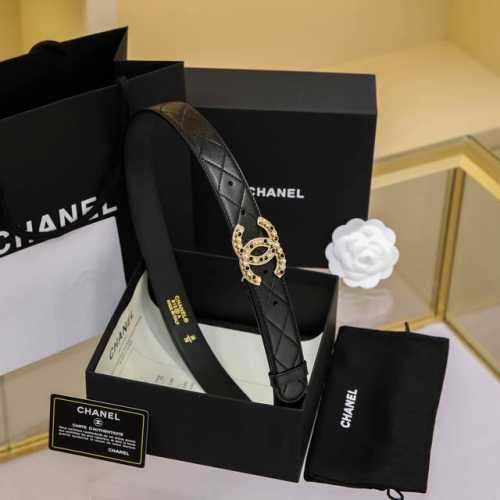 chanel 24S Cc 珍珠 水钻 白 与 黑 字母 Logo搭扣 黄铜金属小牛皮腰带 手感柔软 细腻 3.0Cm 码数75- -100