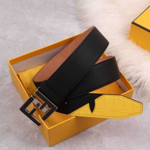Fendi 芬迪 专柜同款 宽38Mm 标志造型宽皮带。原版ff扣，进口原版小牛皮制成，镀金表面金属制品。男士休闲商务款，奢华时尚，品质保证。