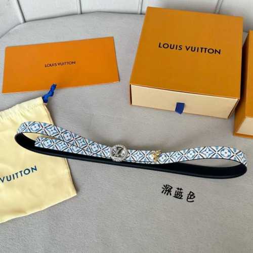 寬：20Mm 驢家新品 特別限定女士腰帶 皮帶採用雙面設計 帶身帆布面襯托荔枝紋牛皮 全新搭扣以金色金屬打造 末端則以金色花卉圖案完美點綴. 多色選