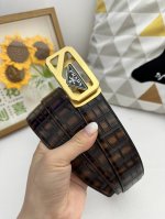 品名：普拉达 原单 自动带 材质：原单牛皮腰带 百分百头层牛皮腰带保证真皮，24K纯钢扣，专柜原单品质、做工精细，时尚大牌，送人自用首选 包装： 请认准如图专柜