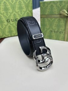 高端品质，实物拍摄 批 配全套图中包装 品牌：Gucci 扣头材质：100%双色纯铜扣 带身材质正面：38Mm宽度原版专用印花革料配头层牛皮腰带专柜正品同售，