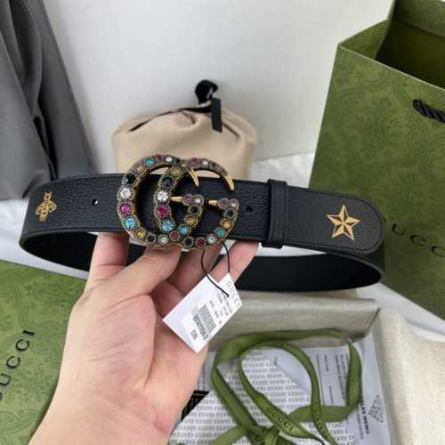 古奇，宽3.8Cm。最新原单意大利进口，Gucci复古标识出自80年代印花，搭配织纹背景，浮雕装饰金属搭扣，条条精美无瑕疵，原厂复刻，做工精细，搭配最新专柜方形