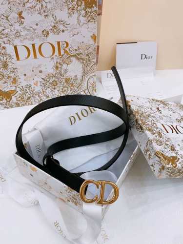 Dior Saddle Belt 马鞍腰带 粒面牛皮面与光滑牛皮底 手感柔软 精致 腰带2.0Cm