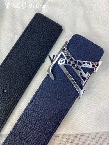 特 L0Uis Vuitt0N Lv 男士专柜品质掌纹腰帶 寬度40毫米 配置精钢字母搭扣 扣头可随意搭配 ～双面小牛皮设计 皮质柔软 手感细腻舒适