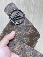 4.0当季新款 一面进口小牛皮 一面进口帆布印花 可双面用 搭配精品扣头 实物实拍