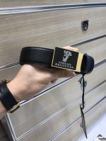 特P200 配送专柜包装 打孔针 批专柜同款、实拍专柜官网，尺寸:宽35Mm，原版立体半脸间色美人头扣 ，极富设计美感 ，双面采用进口原版小牛皮压花，彰显个性，