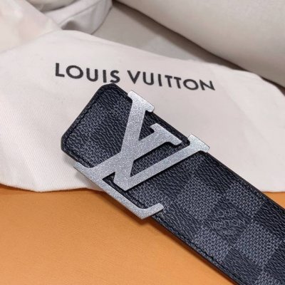特P180 Louis Vuitton、独家Lv腰带 系列 钢五金 精致手工绘边 柔软舒适 宽4.0Cm。