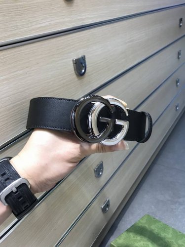 配送专柜包装 打孔针 专柜同款、实拍专柜官网，尺寸:38Mm，原版立体Gg间色，极富设计美感 ，采用进口小牛皮，清晰美观，皮质软，手感舒适，档次高。高清实拍品质