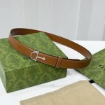 Gucci、马衔扣腰带，女士净面牛皮，3Cm