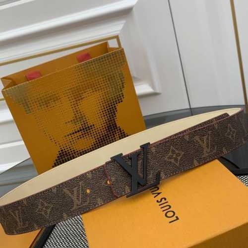 P4.0Cm Pharrell Williams 以 New Steamer 系列的 Monogram 帆布重绎经典 Lv Initiales 双面腰带，呈现个