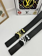 品名：LV..路易..威登原单 材质：原单牛皮腰带 百分百头层牛皮腰带保证真皮，24K纯钢扣，专柜原单品质、做工精细，时尚大牌，送人自用首选 包装： 请认准如图