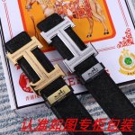 男士腰带：爱马仕 原单 男士皮带：百分百头层牛皮，保证真皮。24K纯钢扣双面可用专柜同等质量， 送人自用首选 包装： 请认准如图专柜包装，赠送打孔器，银联发票，
