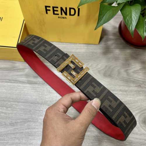 图片包装 Fendi 芬迪 专柜同款 宽4.0Cm 双环正反用腰带 Ff按钉搭扣 红色Cuoio Romano皮革材质 反面面料带有烟草黄和黑色Ff图案 黑色珐