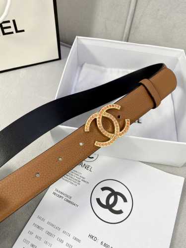 宽度3.0Cm Chanel 香奈儿 荔枝纹牛皮 金 银 色镶钻钢扣。