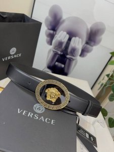 范思哲versace，此款腰带采用精美的意大利皮革于意大利制造。3.5Cm宽