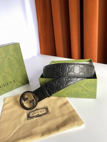 特 Gucci 古奇 Signature腰带 热压大花3.8宽度触感厚实，印花图案清晰分明。