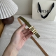 特 Loewe经典牛皮革腰带，亮面Loewe几何腰带扣。宽1.5Cm，Zp开发，细节精致。罗意威这款皮带旁人看到的像是条形码，自己低头看是她的Logo，太喜欢这
