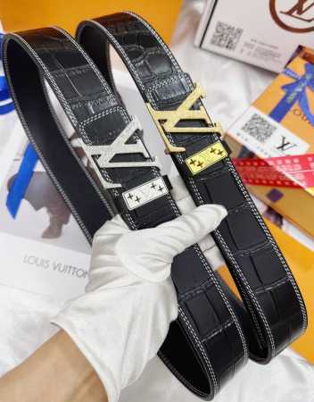 皮带：Lv..路易..威登顶级复刻. 腰带：原单品质百分百头层牛皮，保证真皮。雕花工艺.真空电镀.永不掉色.24K纯钢扣头层鳄鱼皮纹路双面可用专柜同等质量， 送 - 点击图像关闭