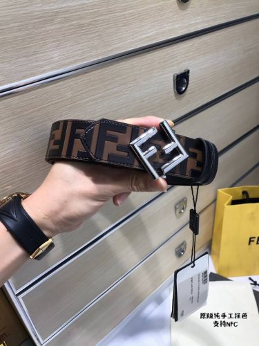 特 P230 配送专柜包装 打孔针 新款 Fd 宽38Mm 老花斜纹F标志造型，原版纯手工搽色皮带，支持Nfc 字母针扣搭配标志性F戒子，进口小牛皮制成，镀金表