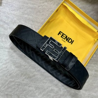Fendi芬迪专柜同款 宽4.0Cm 双环正反用腰带 Ff按钉搭扣 黑色Cuoio Romano皮革材质 反面面料带有烟草黄和黑色Ff图案 四方金属饰面 时尚经