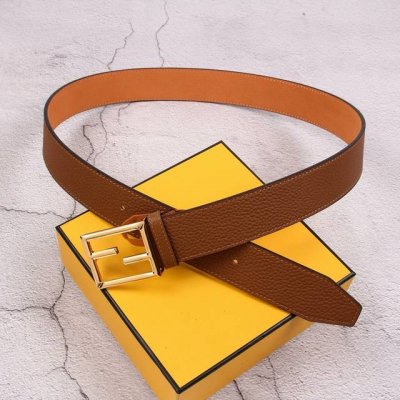 特 FENDI 芬迪 专柜同款 宽38MM 标志造型宽皮带。原版FF扣，进口原版小牛皮制成，镀金表面金属制品。男士休闲商务款，奢华时尚，品质保证。