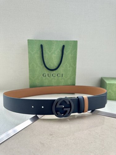 宽度4.0Cm Gucci系列，品牌标志性的双G原单钢扣标识经重新诠释后，以光彩夺目的金色调呈现在这款手掌纹腰带上。