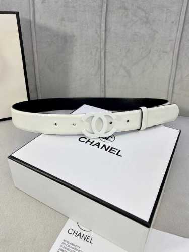 宽度3.0Cm Chanel 香奈儿 女士腰带两面牛皮 经典扣头 内侧Cnc走光处理 边角手感圆润配有烤漆金属钢扣。