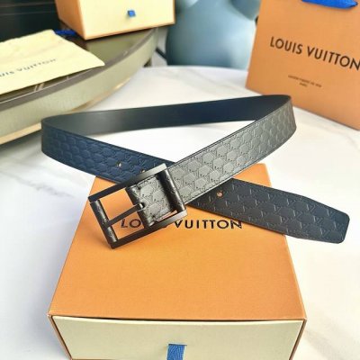 L0Uis Vuitt0N 今季新品 男士原單腰帶 寬度35毫米 雙面選用進口小牛皮 帶身壓飾帶有小標誌 搭配經典款針扣 簡約大方 百搭款