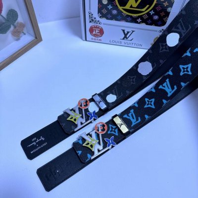 品名：Lv..路易..威登 材质：原单牛皮腰带 百分百头层牛皮腰带保证真皮，24K纯钢扣，专柜原单品质、做工精细，时尚大牌，送人自用首选 包装： 请认准如图专柜