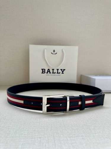 特 Bally 巴利 专柜同款 宽3.4这款选用面皮搭布条 反面进口牛皮精制而成 正面金属搭扣，简约百搭 可调式长度可轻松匹配完美尺寸